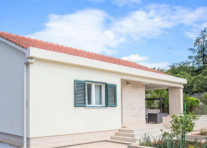 Malo More Holiday Home