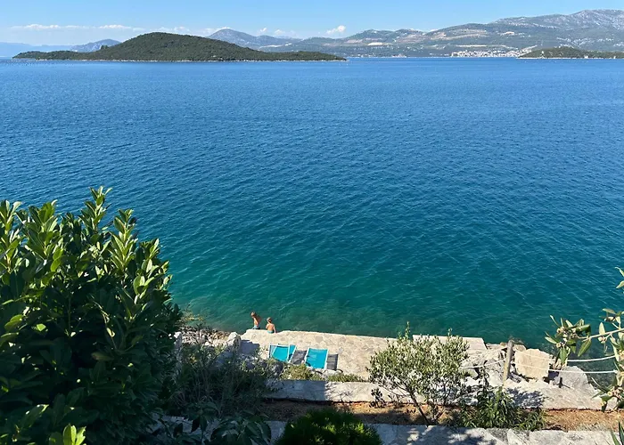 Sunce By The Sea