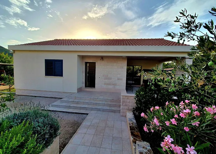 Malo More Holiday Home